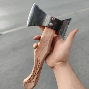 تبر تاج دار