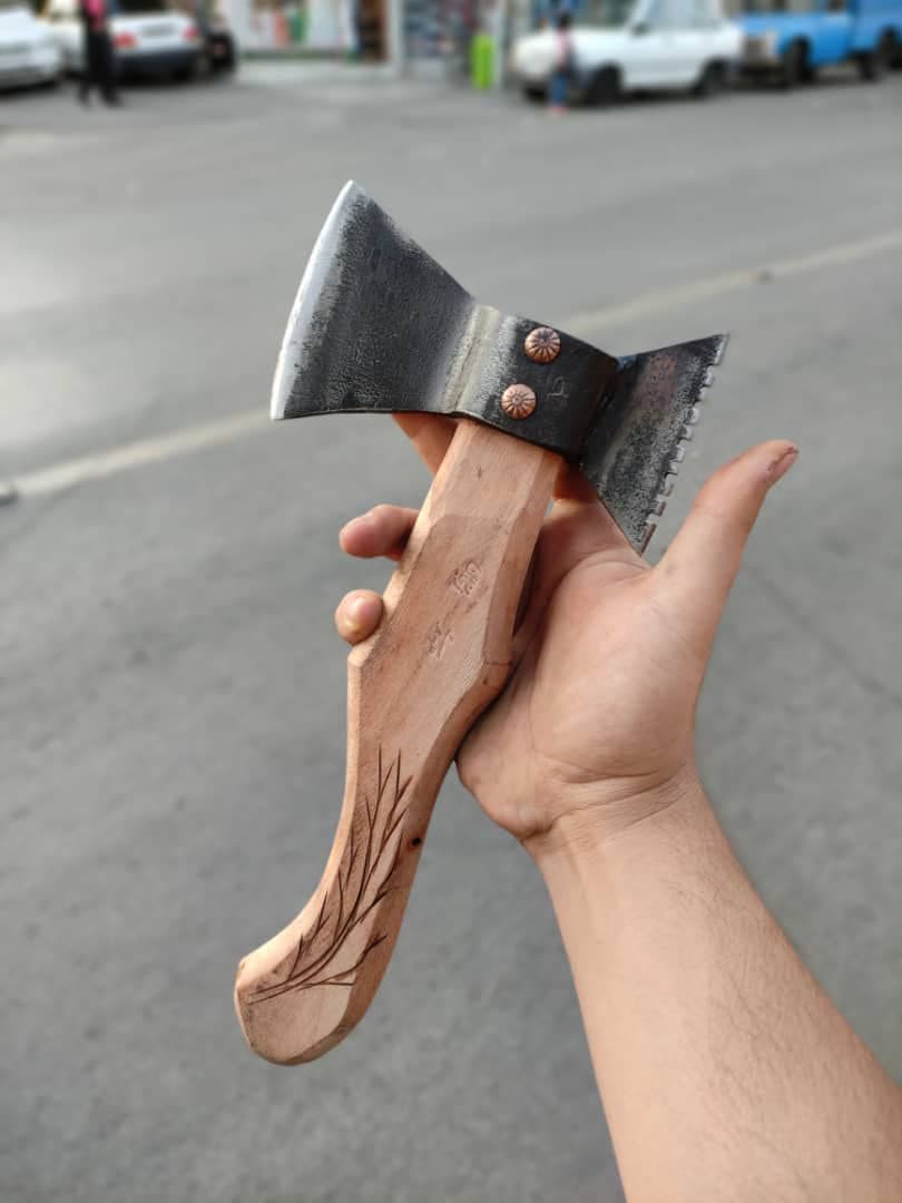 تبر تاج دار 1 تبر تاج دار