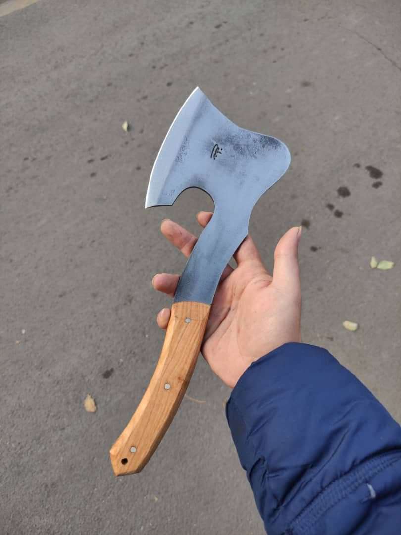 تبر یک تیکه آهن بر 1 تبر یک تیکه آهن بر