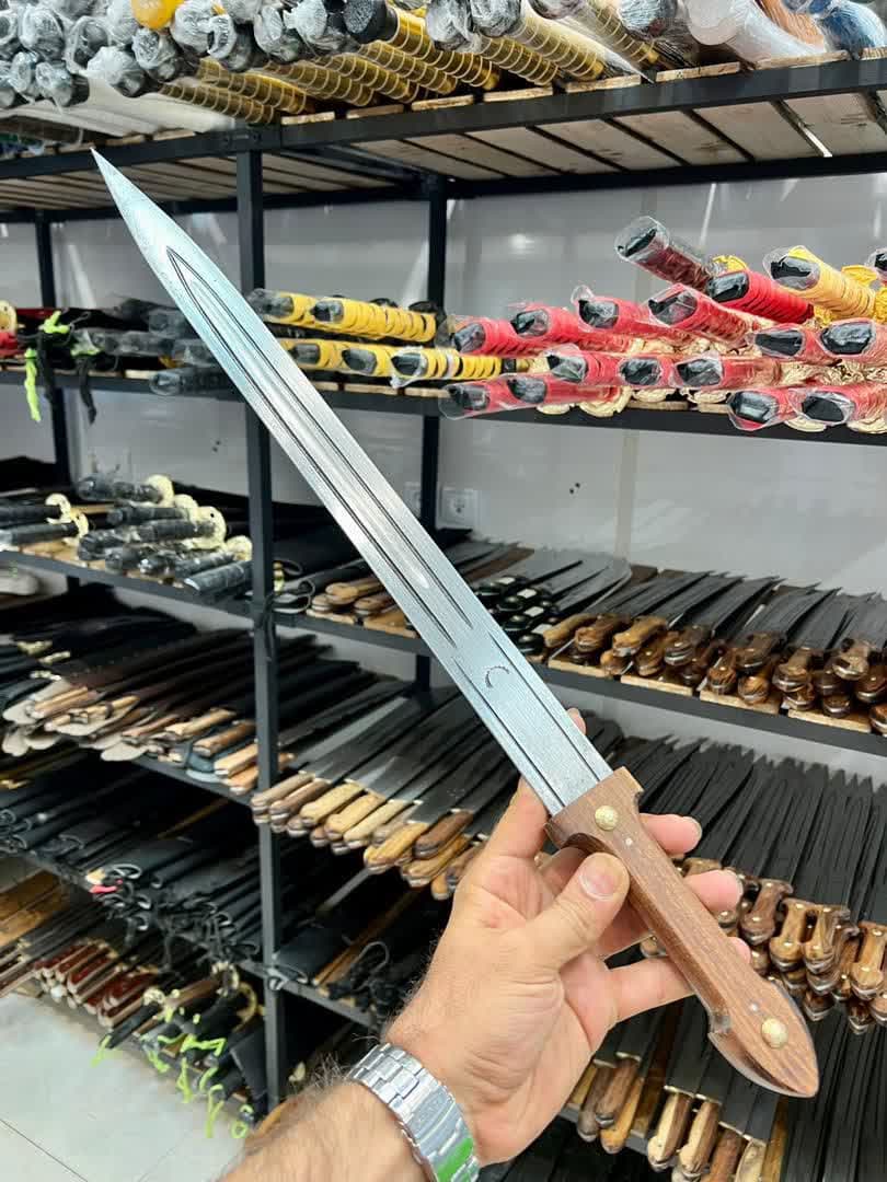 قمه 70 سانتی دسته چوبی 1 قمه 70 سانتی دسته چوبی