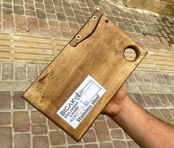 چاقوی آشپرخانه همراه با تخته کار 2 چاقوی آشپرخانه همراه با تخته کار