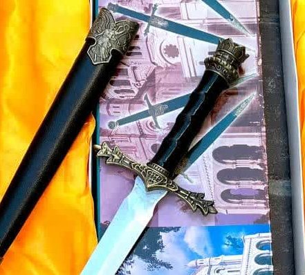 شمشیر اسکاتلندی 2 شمشیر اسکاتلندی