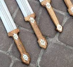 قمه 60 سانتی محرم دسته چوبی 2 قمه 60 سانتی محرم دسته چوبی