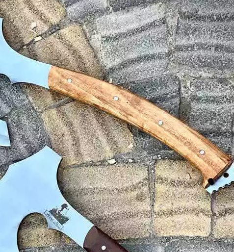 تبر شایانی 3 تبر شایانی