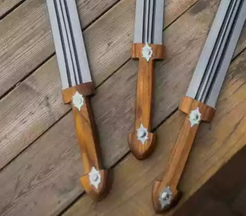 قمه 60 سانتی دو لبه استاد فرخی 2 قمه ۶۰ سانتی دو لبه استاد فرخی