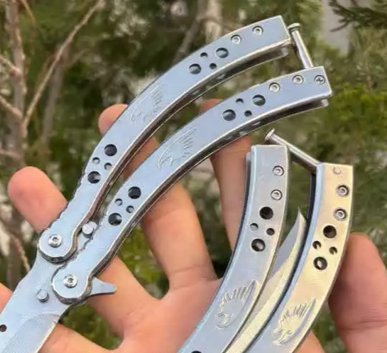 چاقوی پروانه ای عقاب 3 چاقوی پروانه ای عقاب