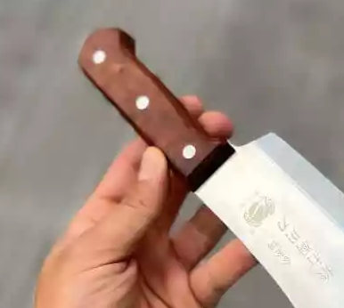 ساطور سرآشپز بسیار تیز 3 ساطور سرآشپز بسیار تیز