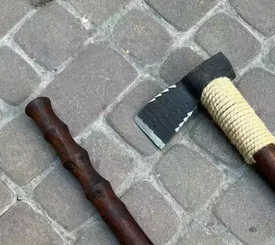 تبر بند پیچ جنگلی T81 2 تبر بند پیچ جنگلی T81