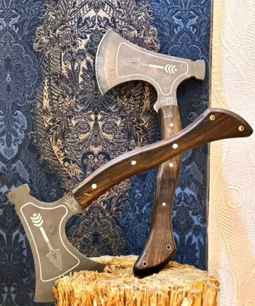 تبر چکشی جنگلی