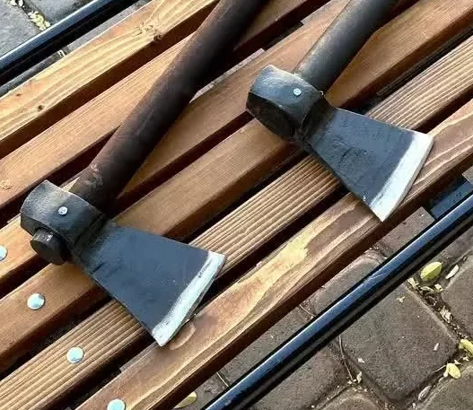 تبر جنگلی مدل چکشی 2 تبر جنگلی مدل چکشی